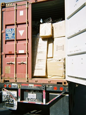 Loading Pods Containers and Trucks